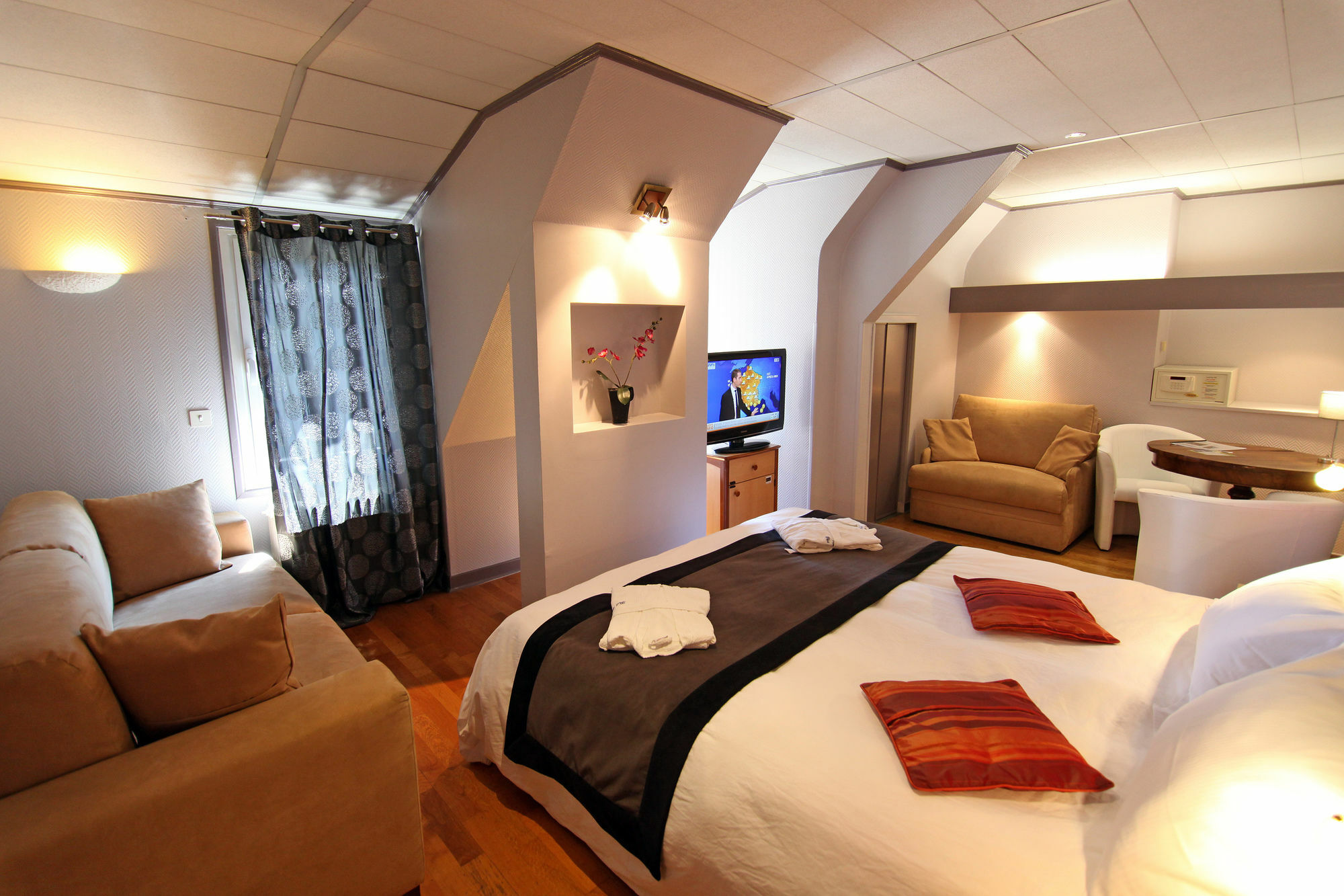 The Originals Boutique, Hotel Du Pont Roupt, Mende Zewnętrze zdjęcie
